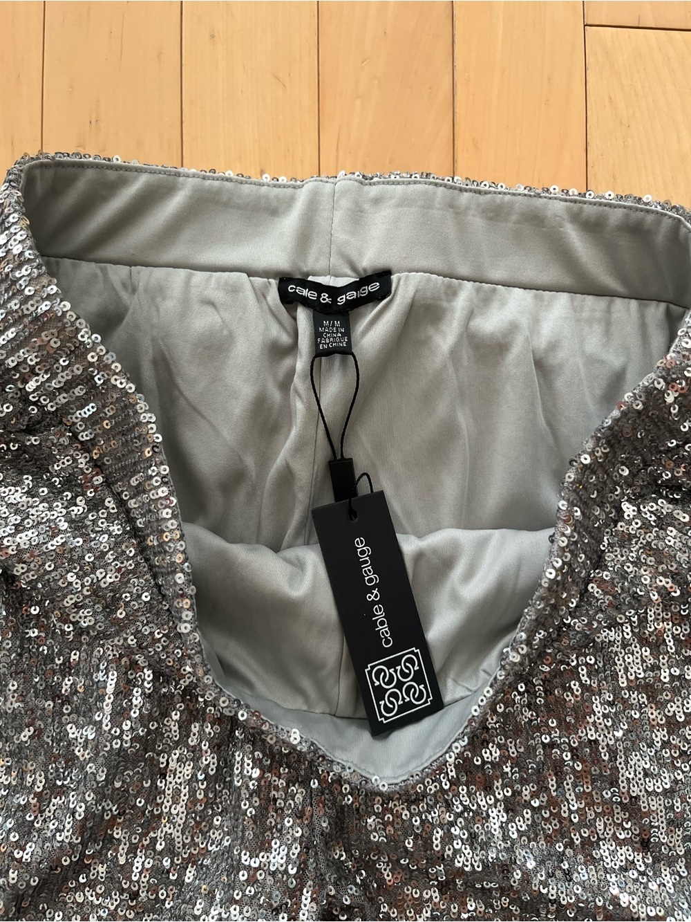 Cable & Gauge Silver Sequin Joggers - Picture 5 of 6